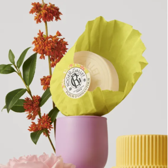 Roger & Gallet Fleur D'Osmanthus Saponetta - Saponetta energizzante al profumo di fiori d'osmanto - 100 g