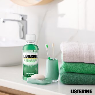 Listerine Difesa Denti e Gengive Collutorio - Ideale per l'igiene orale quotidiana - Gusto Menta fresca - 95 ml