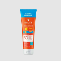 Rilastil Sun System Latte Vellutato Baby SPF50+ - Protezione solare molto alta per bambini - 250 ml Rilastil Sun System Latte Vellutato Baby SPF50+ - Protezione solare molto alta per bambini - 250 ml