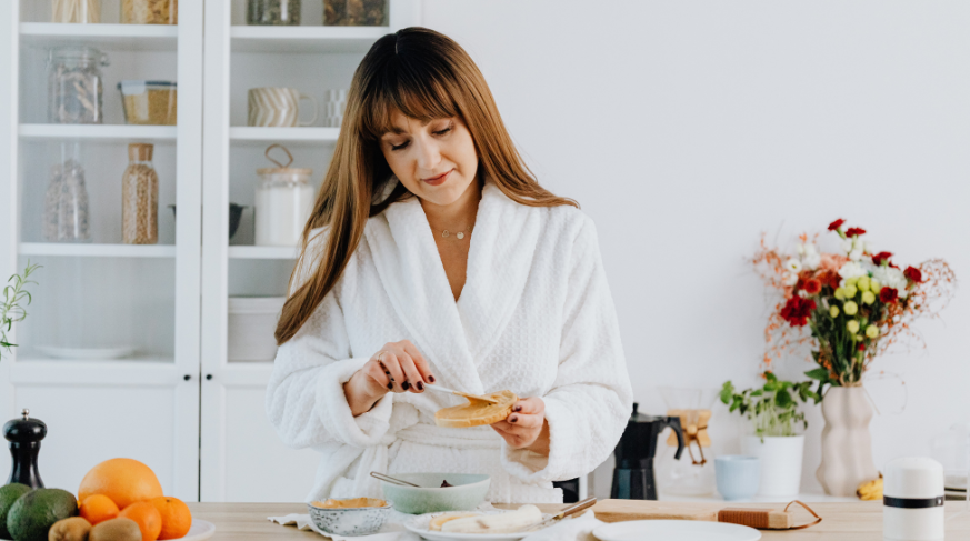 Quali sono i cibi che aumentano la produzione di serotonina, l'ormone della felicità