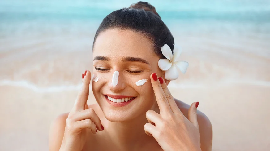 Prepara la pelle al sole, scopri tutti i segreti per un'abbronzatura duratura e per evitare scottature solari
